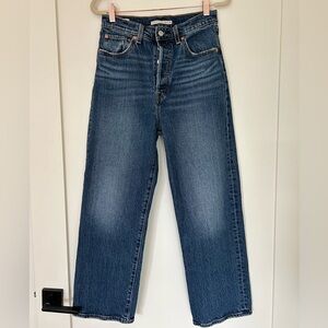 Levi’s Ribcage Straight Ankle Jeans